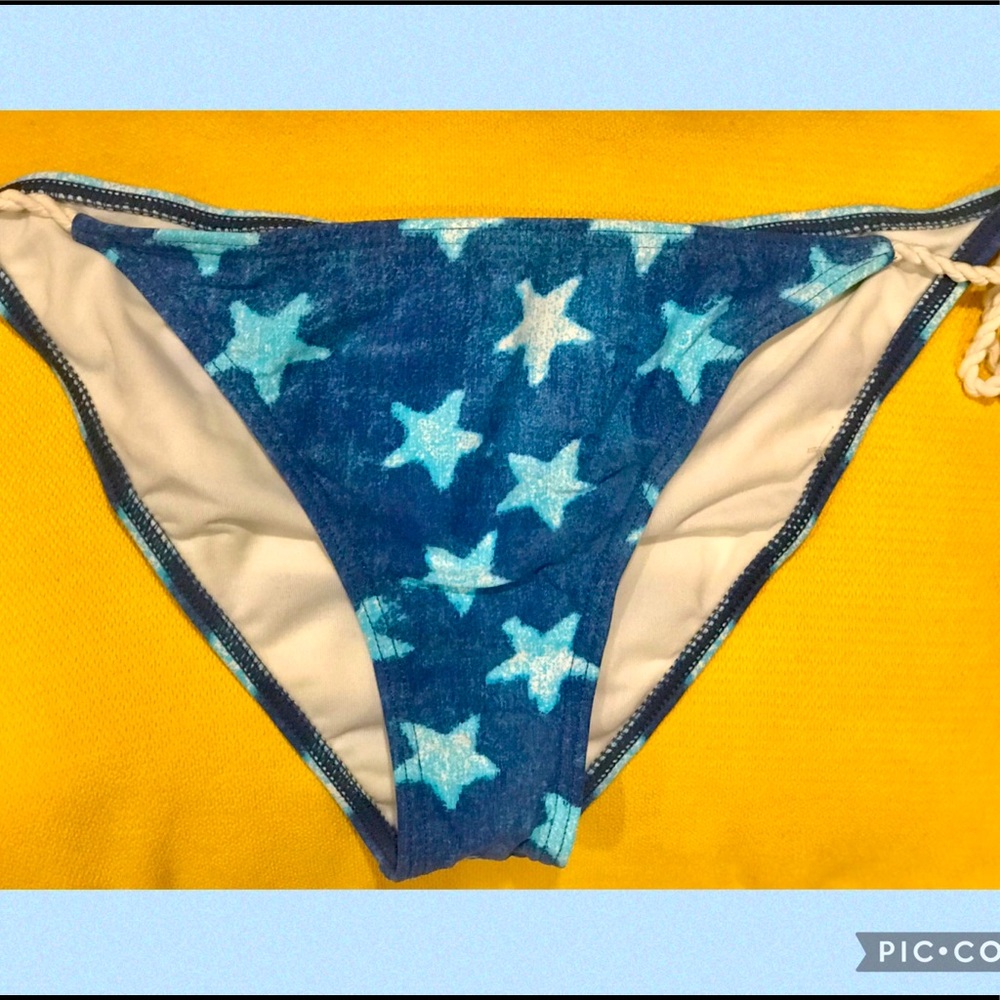 🇺🇸- Billabong 🇺🇸Stars And Stripes Print String Bikini Bottom Sz M NWOT